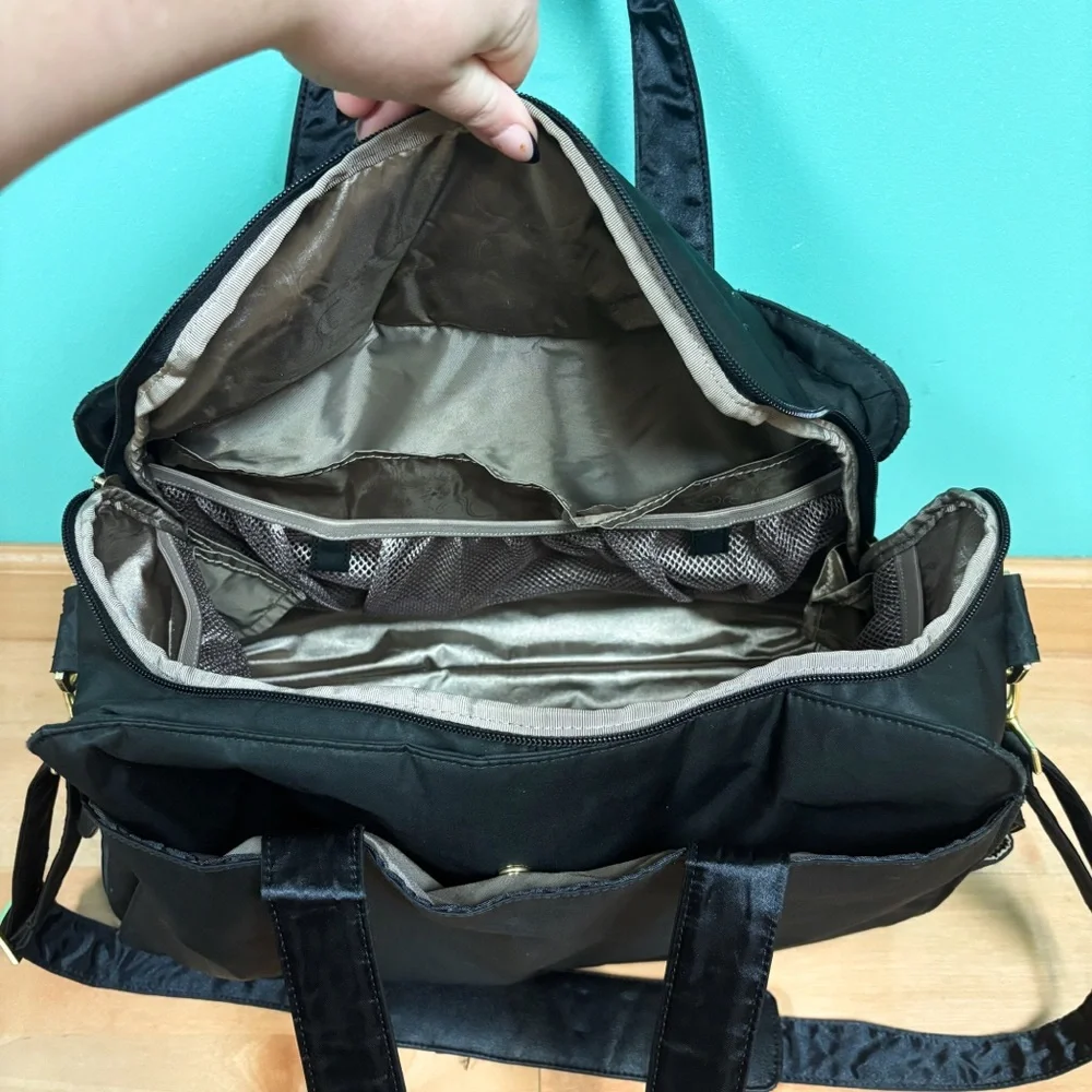 JuJuBe Classy Black Diaper Bag Gold Hardware Tote & Shoulder Bag Straps